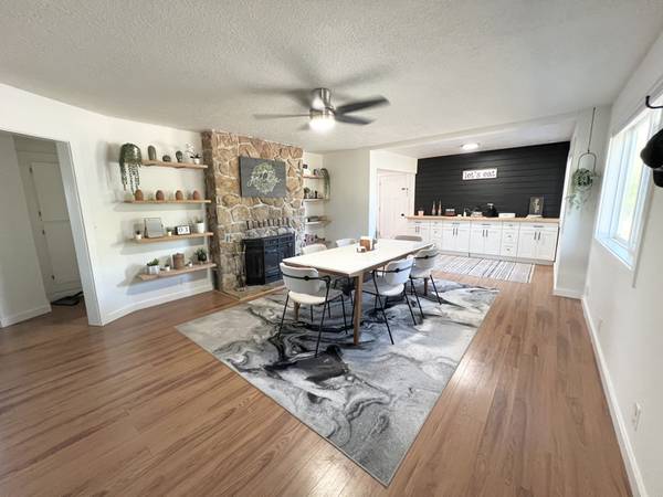 $3250.00 / 4 habitaciones - 2153 pies² - Encantadora casa en Dayton | 20940 SE Webfoot Rd | $3250/mes + servicios63831251070211123