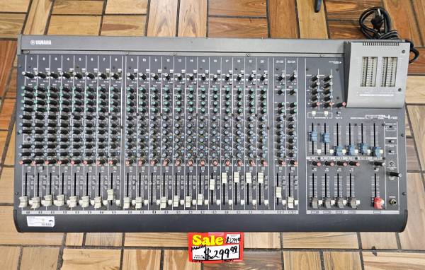 Yamaha Mixing Board - Reference # 193587-1 1