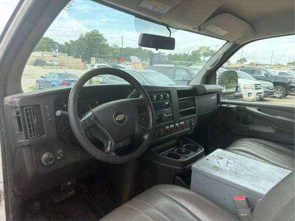 2013 Chevrolet Express 2500 - Photo 11