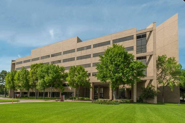 Boost Your Professional Profile With Regus! Get A Tour Today! Near IAH 1