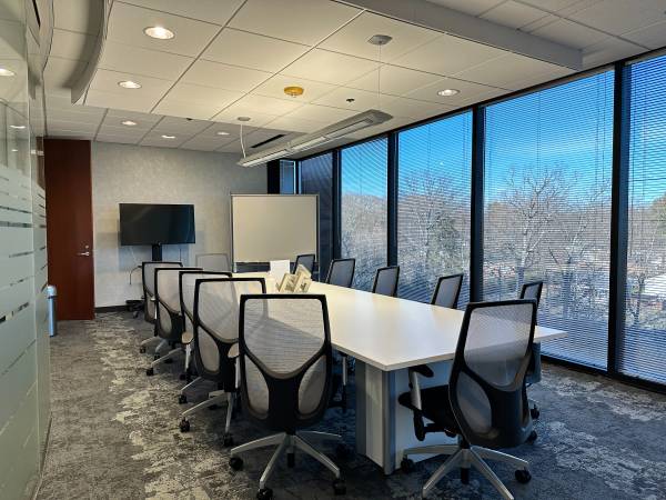 $750 Get 1 Month FREE – Premium Office Space in Richmond! (Dumbarton)64027113164929124