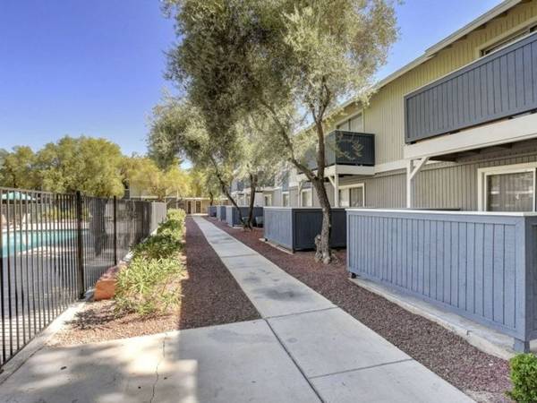 $1,010 / 1br - 600ft2 - Áreas de picnic y barbacoa, ducha a ras de suelo, se admiten mascotas (4801 Harrison drive , Las Vegas, NV)63859611954947122