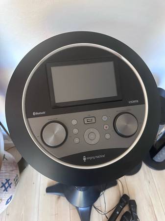 Karaoke Machine with Speakers and Microphones - $100 (San Jose)63436174882433121