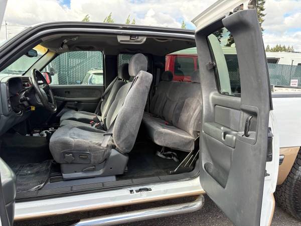 2001 Chevrolet Silverado 1500 LS - Photo 10