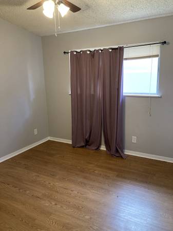 $750 / 2br - Roommate wanted to share 2BR apartment (North Loop)63979118350979124