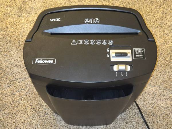 Fellows W10C Cross-Cut Shredder 1