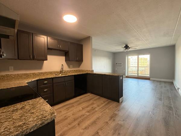 Quincy Center includes all utilities: Balc, A/C, one minute walk to T 1