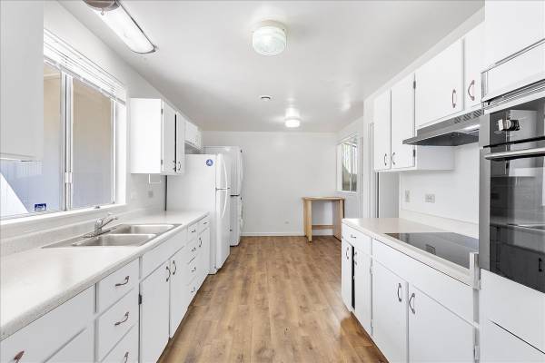$3,500 / 4br - 2820 Barbers Point Rd. - 4 bedroom | 2 bathroom | Single family home (alameda)63880013135233124