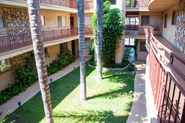$1,725 / 1br - 650ft2 - The Park West Towers Apts..Gorgeous Newly Remodeled 1 Bedroom! (Canoga Park)64035737790595121