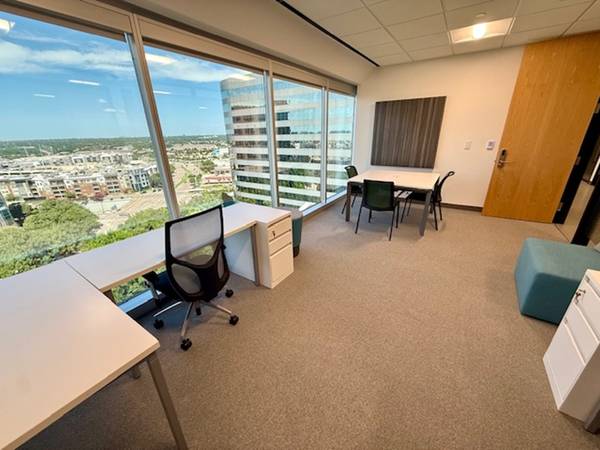 $1,792 🪟 Oficina con Ventana en Addison | Términos Flexibles | Espacio para Equipos🚀 (Addison)63796304115073124