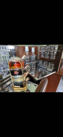 1937 Philco Bar Radio with OriginalGlassware 1