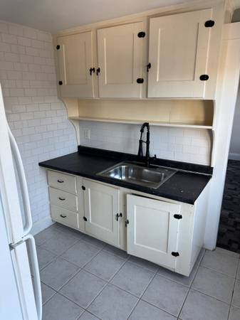 Large 1 Bedroom Apartment 1