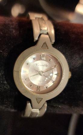 Ladies Silver Tone Round Bezel Cossette Quartz Watch With Silver Tone 1