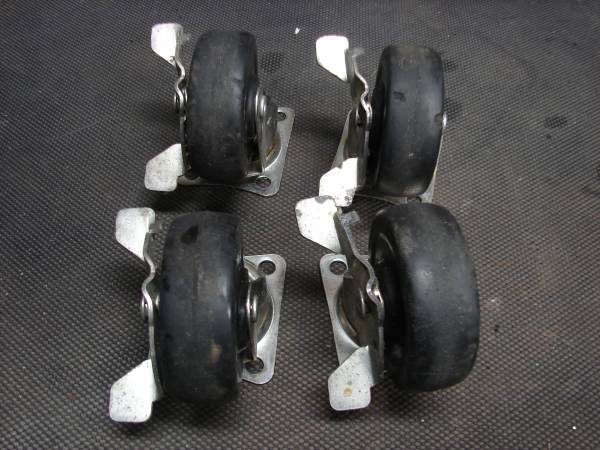 CASTERS - 4" X 1" - SWIVEL WITH LOCKS 1