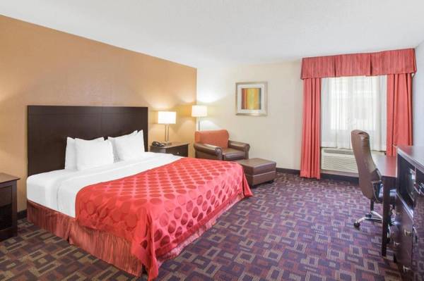 $363 / 1br - In-room microwave, Free self parking on site, Vending machine (8175 E Skelly Dr, Tulsa, OK)63982126596994120