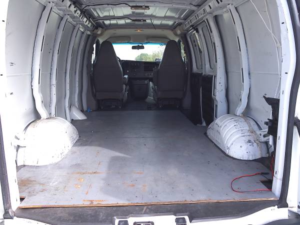 2019 Chevrolet Express G2500 - Photo 11