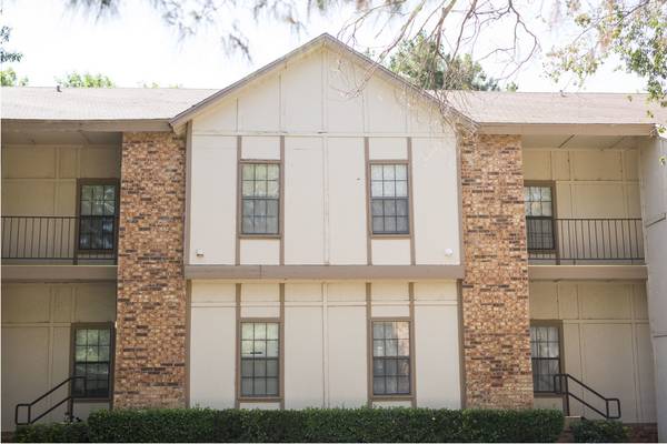 $999 / 1br - 813ft2 - Big Spring Village Traditional Lower Unit 502 1Bed 1Bath $999 (Big Spring)63622635847683121