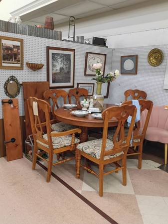 Dining Room Table and chairs 1