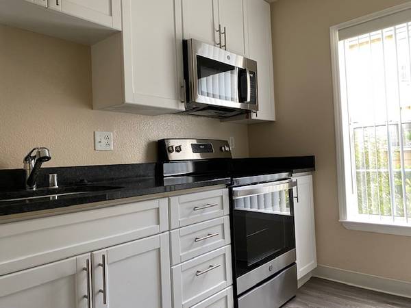 $3,473 / 1br - 915ft2 - $1,000 Look & Lease! 2BR/1BA in Mountain View – Ready for Move (mountain view)63994248611587120