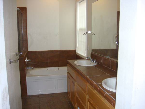 $4,000 / 4br - 2120ft2 - Casa adosada de 4 habitaciones/3.5 baños en Dublin - 2120 pies cuadrados, como una casa (dublin / pleasanton / livermore)63880016144769124