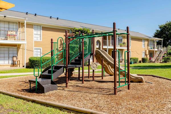 $1,149 / 2br - 850ft2 - 2/BD, On-Site Management Team, On-Site Laundry Facility (12221 Fleming Dr, Houston, TX)63906678741890124