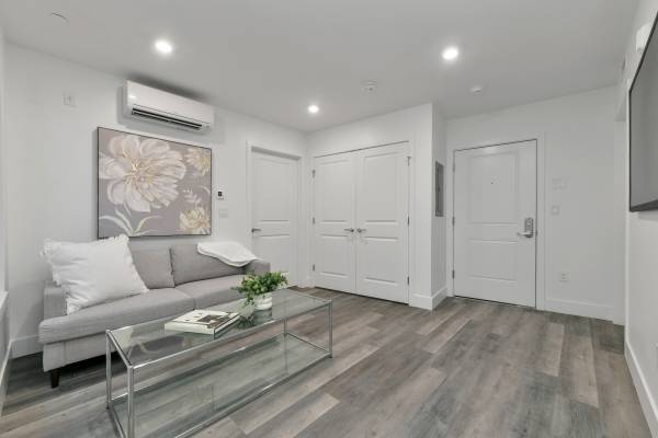 $1,625 / 1br - 9999ft2 - LYNN/BOSTON LOW MOVE IN COSTS! NOW RENTING AREA'S NEWEST DEVELOPMENT63856552815363121