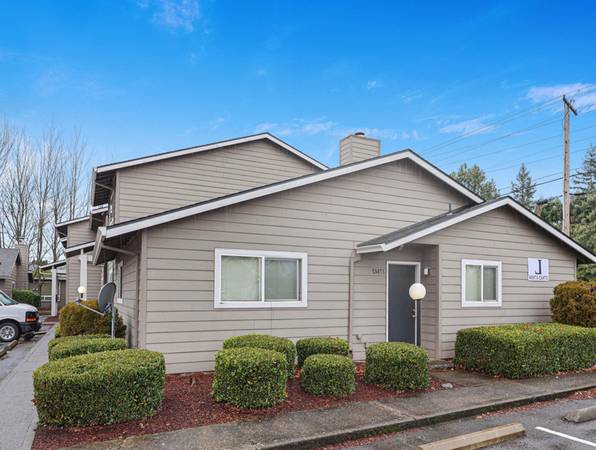 $1,295 / 1br - Estacionamiento asignado*, almacenamiento adicional, aire acondicionado en la unidad - 1B en una excelente ubicación (SE Portland)63831328041601122