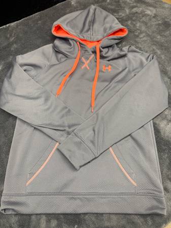 Grey and Orange Under Armour Women’s Medium hoodie in great shape! #activewear 1
