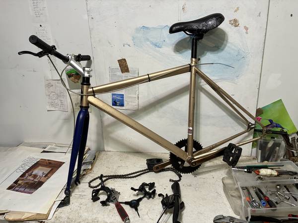 Nice Frame with some Nice Components 1