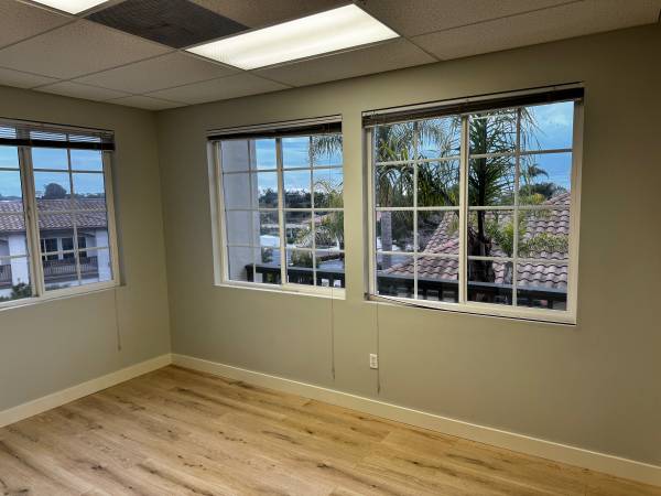 $850 Espacio de Oficina en Alquiler (Encinitas)63865592503937121