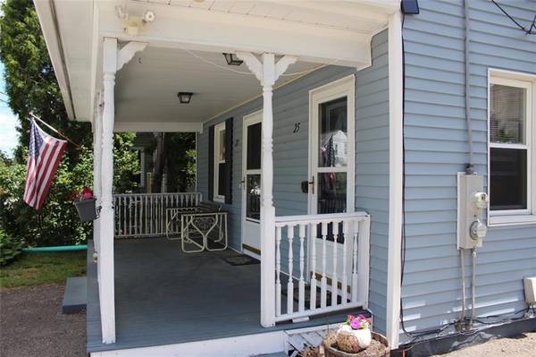 $499,000 / 5br - 2074ft2 - Nice Multi Family Home in West Warwick for Sale (25 27 Eddy Street)64002993361921121