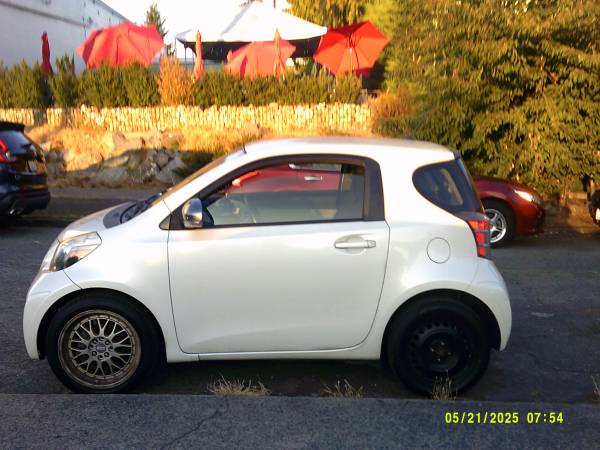 2015 SCION iQ HATCHBACK DE 2 PUERTAS, AHORRADOR DE GASOLINA, HECHO EN JAPÓN - $2.795 (Seattle/Lake City)63470886208129122