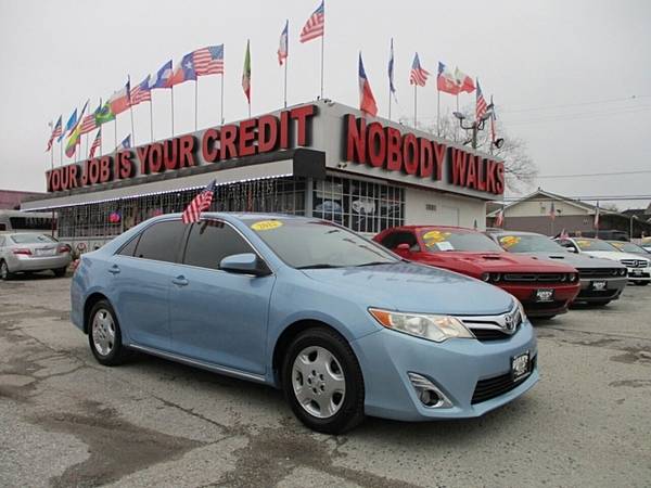 2012 Toyota Camry LE 4dr Sedan 1