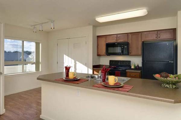 $1,059 / 1br - Black Appliances, Swimming Pool, Trails (3210 E 44th Ave, Spokane, WA)63969876868227124