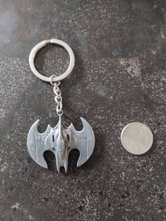 Qmx dc comics Batman 1989 batwing metal  keychain 1