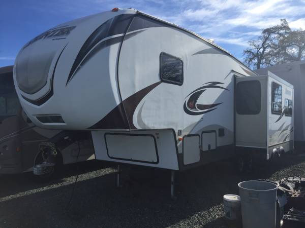 2015 Keystone Sprinter M252FWRLS Fifth Wheel 1