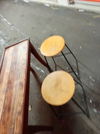 Bar stand with two stools 1