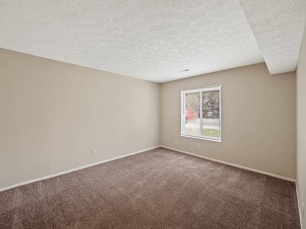 $1,300 / 2br - 960ft2 - Davis Estates Dos Dormitorios Disponibles Inmediatamente $1300 (Shelbyville)63924810495235120