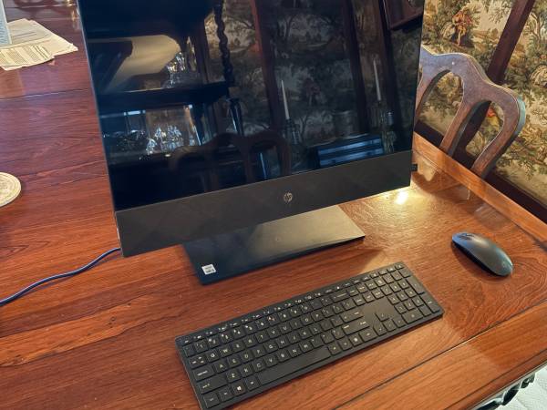 HP 27 Pavilion All-In-One Desktop Computer with Intel i5 1