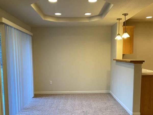 $1,600 / 1br - 887ft2 - Wi-Fi gratuito en el salón y alrededor de la terraza de la piscina, estufa eléctrica (Kennewick)63678526929155120