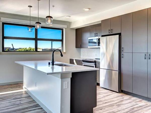 $3,600 / 2br - 968ft2 - Game room  with pool, darts and sonos record player63885011600513120