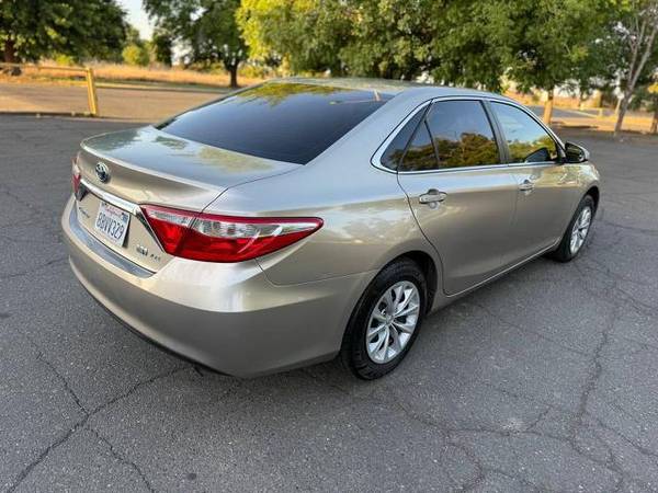 2017 Toyota Camry Híbrido - $13,90063619366939139123