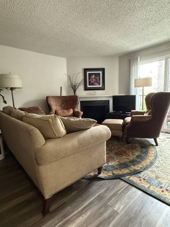 $1,150 / 2br - 150ft2 - Un dormitorio en un acogedor apartamento de dos dormitorios en Burien (Burien)63659648140035123