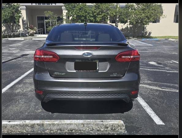 2015 Ford focus w/ se sport package - $8,900 (Delray Beach)63479884888067123