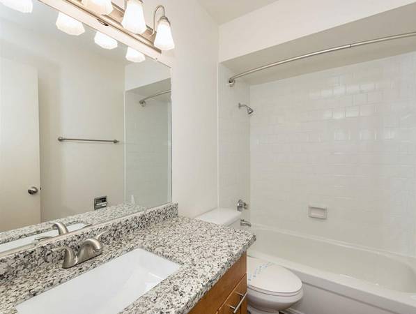 $1,700 / 2br - Walkthrough Kitchens, Bilingual | 2 Bed 2 Bath + WD in Unit (Gresham)63956644167299124