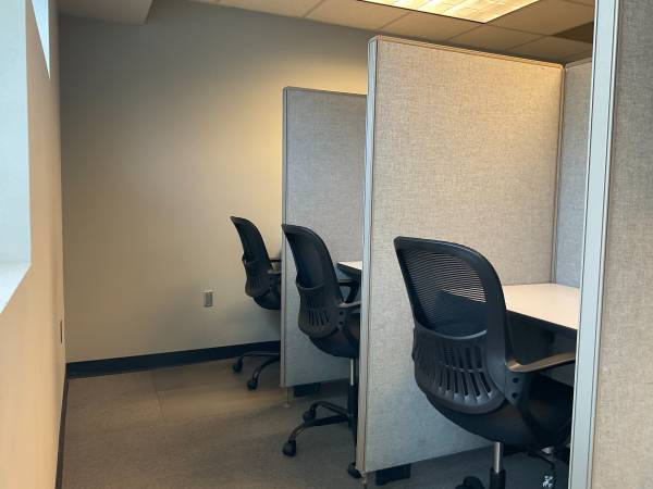 $150 / 600ft2 - Cubículos de oficina en alquiler (Greenville SC)63783765436035124