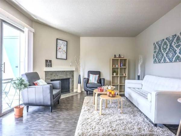 $1,975 / 1br - 600ft2 - 1/bd, Playground, Views of Lake Washington (3005 125th Ave SE, Bellevue, WA)63811610515459121