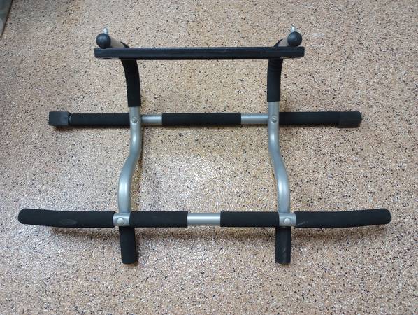 Pull Up Bar for Doorway 1