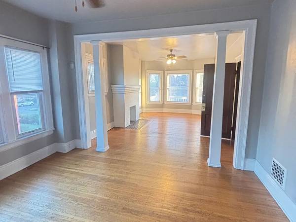 $1400.00 / 3br - 1300ft2 - 172 Hedley Pl UNIT 2, Buffalo, NY 1420863925204538114120