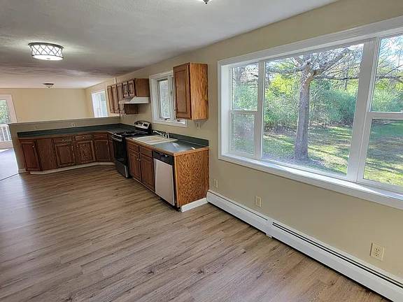 $1,720 / 3br - 2240ft2 - New very beautiful Private three bedroom, two full bath house (North Kingstown)64002993284739124